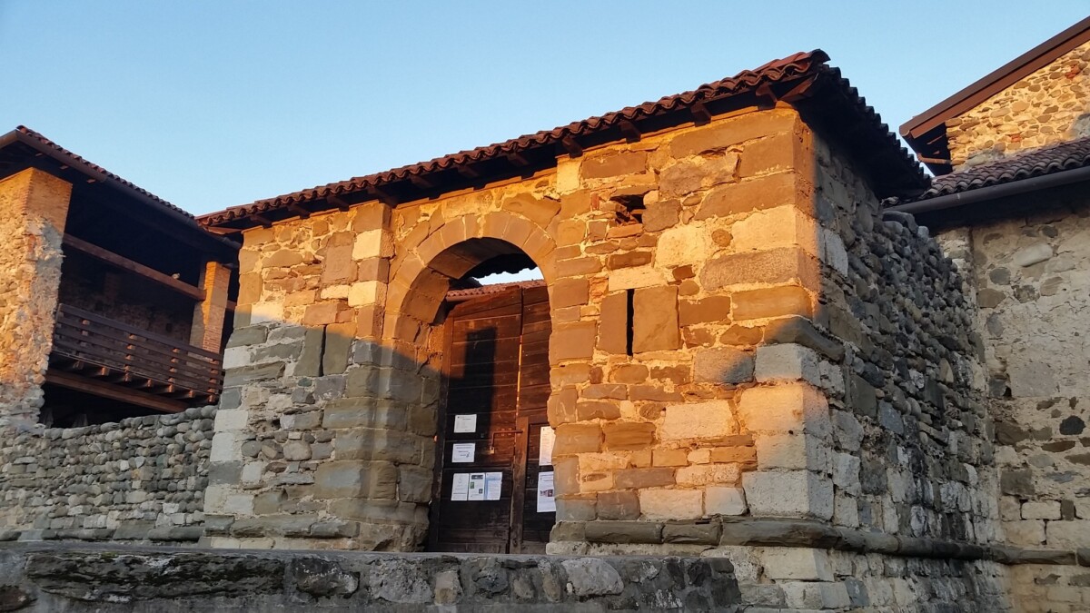 Solza: il Borgo del Colleoni tra Storia, Natura e Sapori Autentici